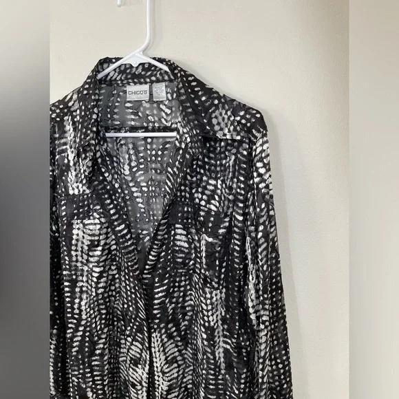 Chico's Black White Silk Lightweight Burnout Art-to-Wear Shirt Тор Button Down 1 - Picture 3 of 11